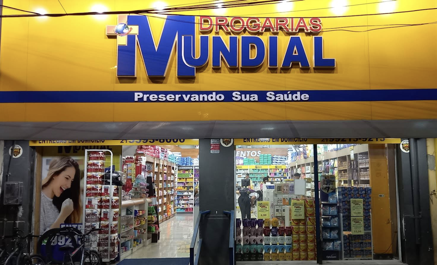 Corredor com ampla variedade de produtos de saúde e bem-estar